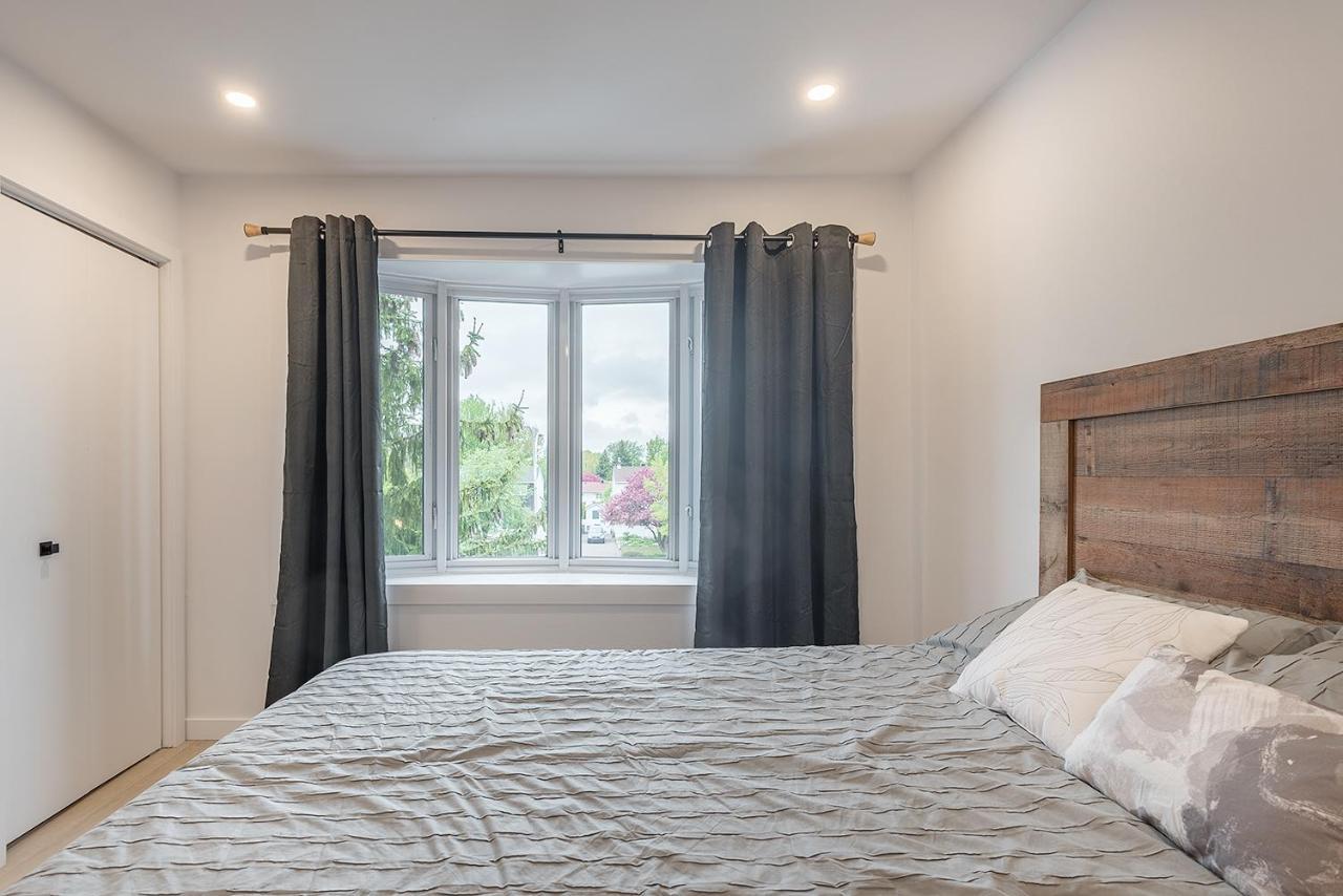 Free Parking Prime Location New Modern Condo บรอสซาร์ด ภายนอก รูปภาพ